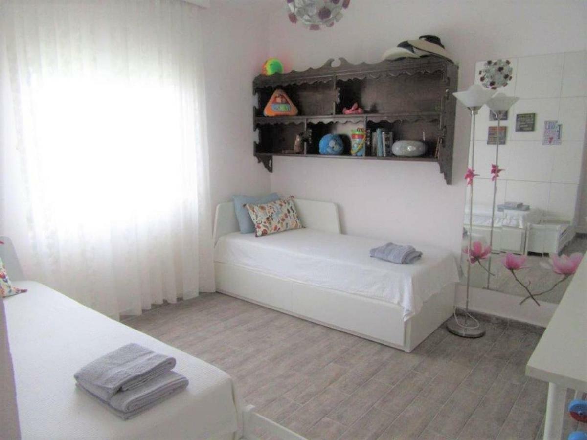 Pefkohori Apart. Near The Beach With Indor Parking And Yard Apartman Kültér fotó